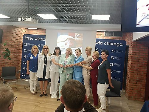 Język czułości to język zdrowia? Szpital Biziela wyróżniony za kangurowanie noworodków