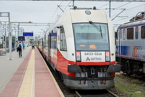 „Latarnik” wraca na tory. Wakacyjny pociąg z Bydgoszczy na Hel ruszy 27 czerwca