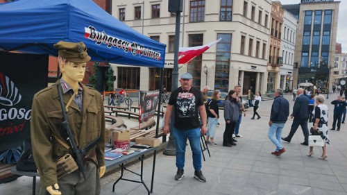 Bydgoszcz oddaje hołd bohaterom: Pilecki i Szary na Mostowej