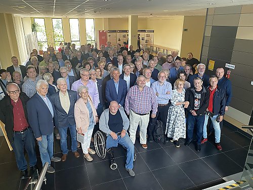 Bohaterowie książki przyszli na spotkanie. Autor walczy o życie w szpitalu po udarze