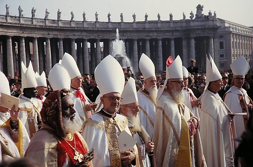 [NIEDZIELA Z TYGODNIKIEM] Poza Kościołem nie ma zbawienia. Czy Sobór Watykański II to odwołał?