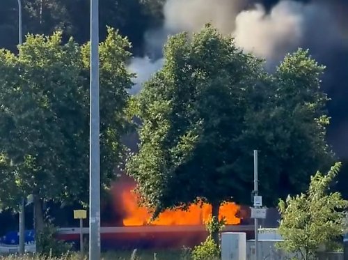 Autobus spłonął w bydgoskim Fordonie. Kierowca i pasażerka zdążyli wysiąść