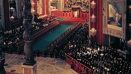 [NIEDZIELA Z TYGODNIKIEM] Czy świeccy mają zastąpić księży? Tego Sobór nie powiedział