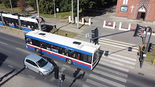 Zmiany na Nakielskiej. Remont peronu i dwa nowe przystanki autobusowe