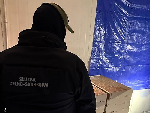 Tytoniowy magazyn na Kujawach. Służby przejęły towar wart miliony