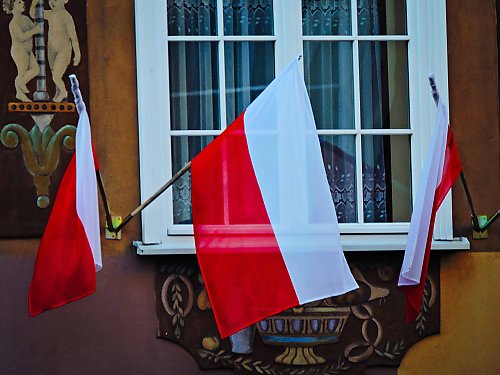 Patriotyzm zadekretowany? Ordo Iuris ostro o projekcie ustawy dla szkół