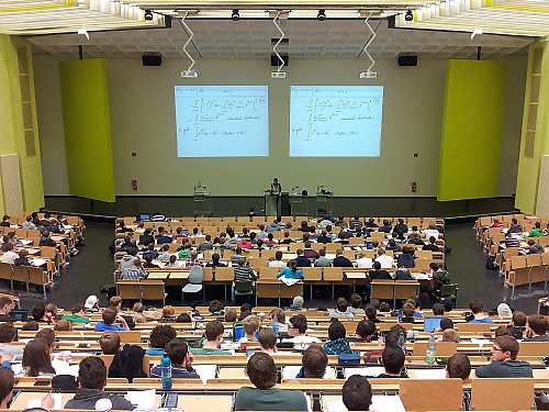 Lewica chce zmian na uczelniach. Feminatywy, obowiązkowe szkolenia i rzecznik akademicki