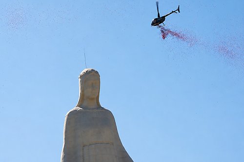 Najwyższa w Europie figura Maryi poświęcona w Konotopiu. Przybyło około dwóch tysięcy wiernych