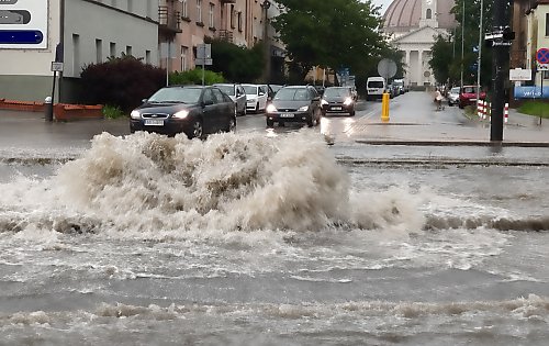 Na części Bydgoszczy był to „deszcz stuletni”. MWiK po tygodniach odpowiada