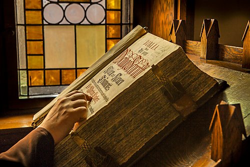 Skarb ukryty w okładce. Niezwykła historia bydgoskiej biblioteki bernardynów