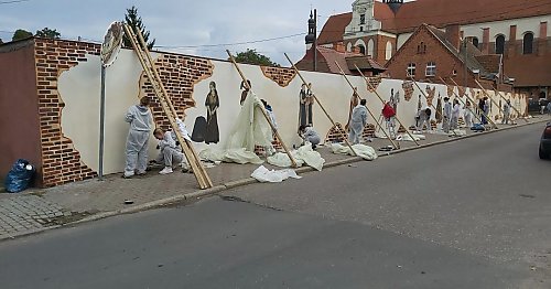 Od średniowiecza po Marysieńkę. Historia Koronowa na nowym muralu