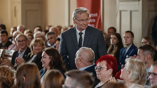 Najwyższe odznaczenie UKW dla prof. Janusza Trempały