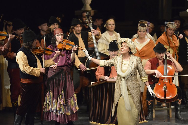 Hrabina Marica będzie zachwycać już od piątku w Operze Nova