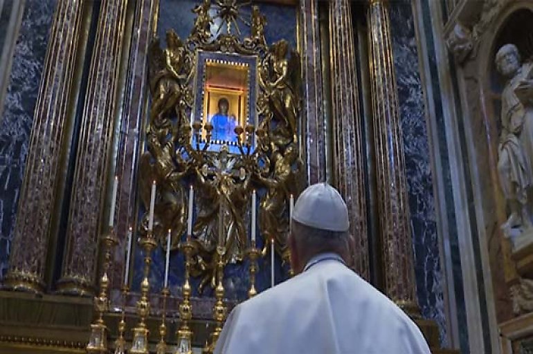 Specjalną modlitwę transmitowaną w sieci poprowadzi papież Franciszek. Początek dziś o 18.00