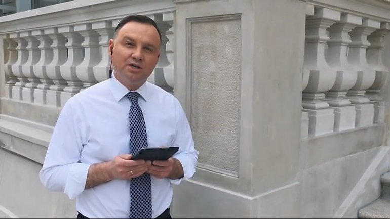 Prezydent Andrzej Duda wziął udział w #Hot16Challenge2 [WIDEO]