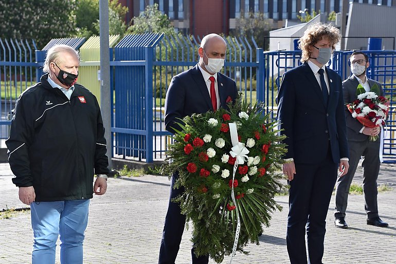 Złożyli kwiaty z okazji 100-lecia Polonii Bydgoszcz [GALERIA]