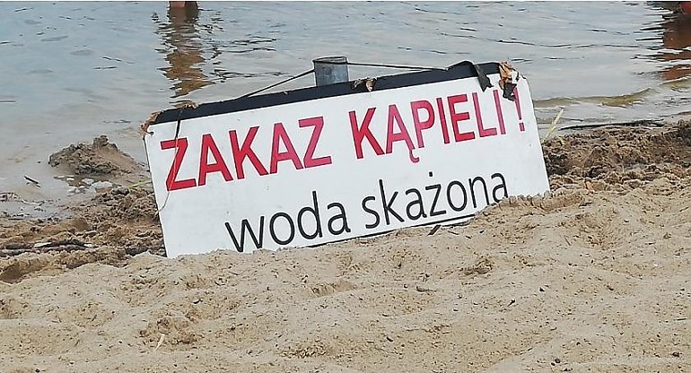 Zamknięte kąpieliska nad Bałtykiem. Sprawdź gdzie, zanim pojedziesz