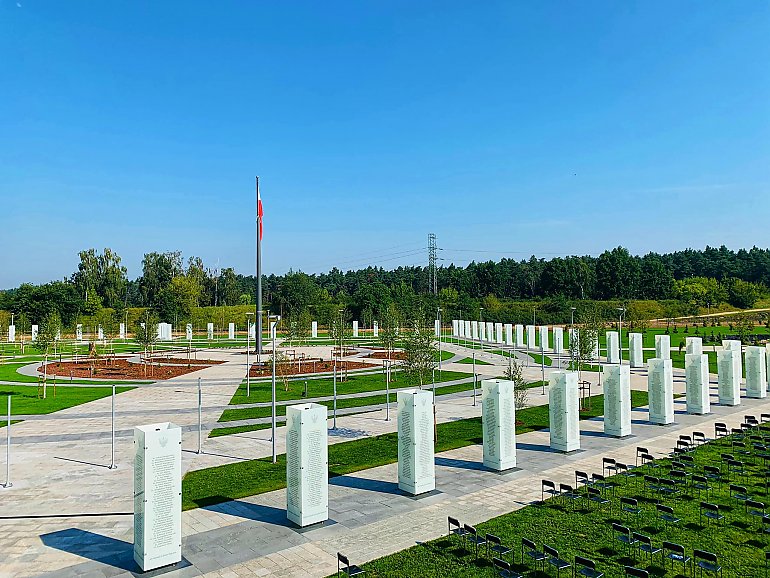 Otwarto Narodowy Park Pamięci w Toruniu. ''Cześć i chwała bohaterom''