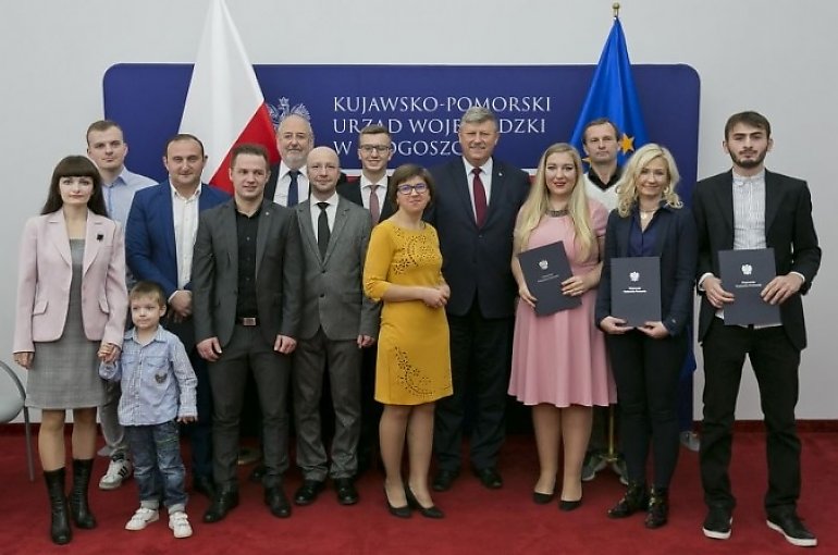 Polska ma 12 nowych obywateli. O paszport najczęściej występują Ukraińcy