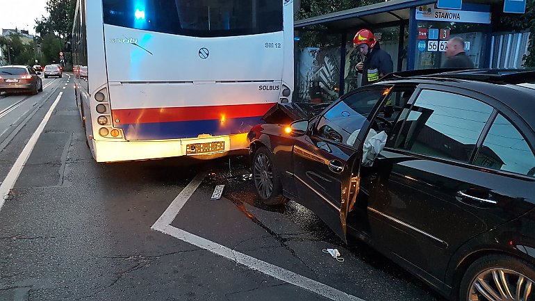 Wypadek autobusu na Nakielskiej  [Z OSTATNIEJ CHWILI]
