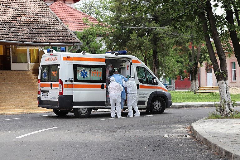 Ognisko zakażeń w szpitalu we Włocławku. Część pacjentów trafi do Bydgoszczy