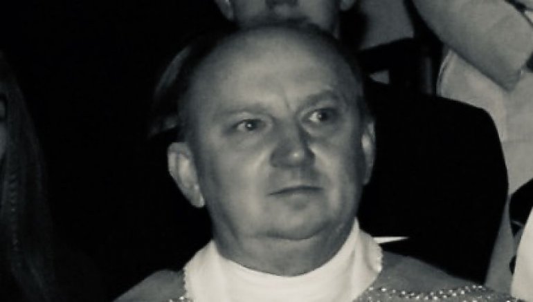 Proboszcz zmarł podczas mszy św.  Udzielał komunii