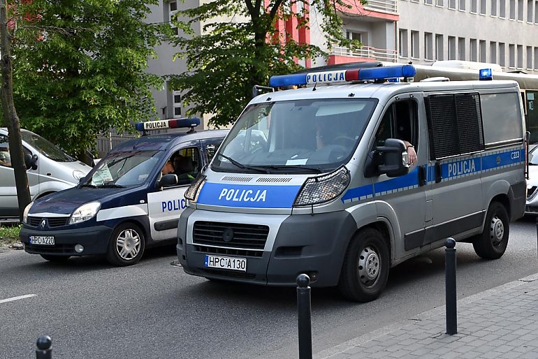 Pijany kierowca chciał przekupić policjantów trzema tysiącami złotych
