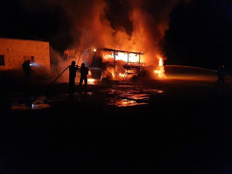 W nocy spłonęły dwa autobusy. Strażacy mówią o podpaleniu! [GALERIA]
