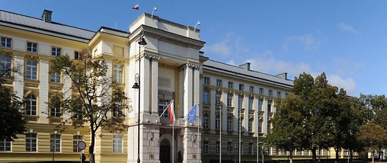 Rząd wysłał odpowiedź do KE: Konstytucja RP jest w Polsce najwyższym prawem