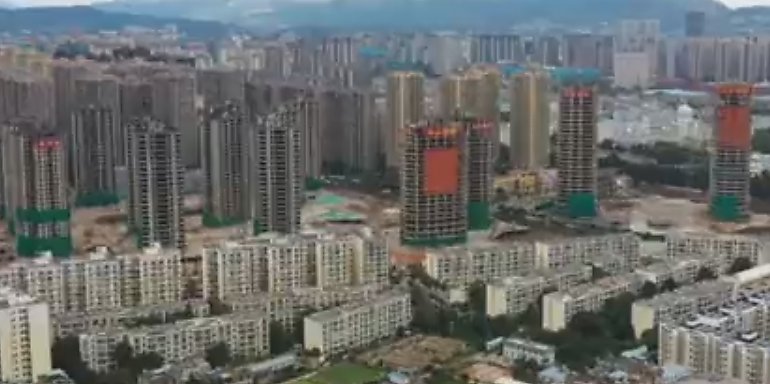 Osiedle w Chinach zniknęło w kilka sekund. Zobacz niesamowite nagranie