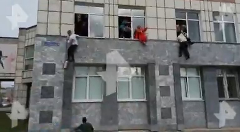 Strzelanina na rosyjskim uniwersytecie. Studenci skakali z okien, inni się barykadowali