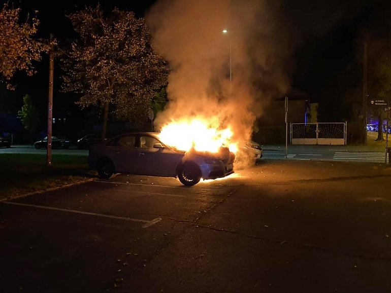 Pożar samochodu i dwa wypadki. Ciężka noc strażaków z Solca Kujawskiego