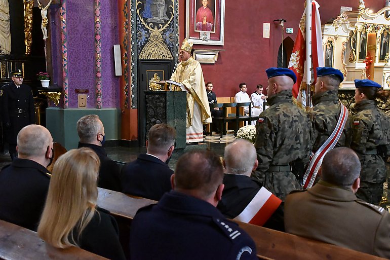Biskup Włodarczyk zaapelował o modlitwę w intencji żołnierzy i migrantów
