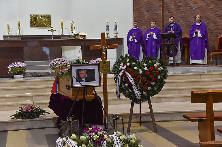Ostatnie pożegnanie śp. Andrzeja Młyńskiego. Spoczął na cmentarzu św. Mikołaja w Fordonie [ZDJĘCIA]