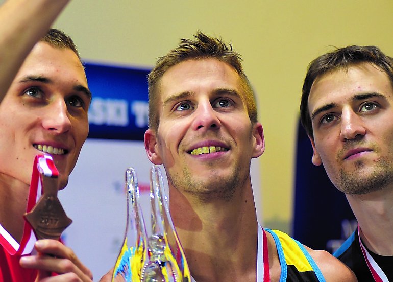 Lewandowski biegnie po medal halowych mistrzostw Europy