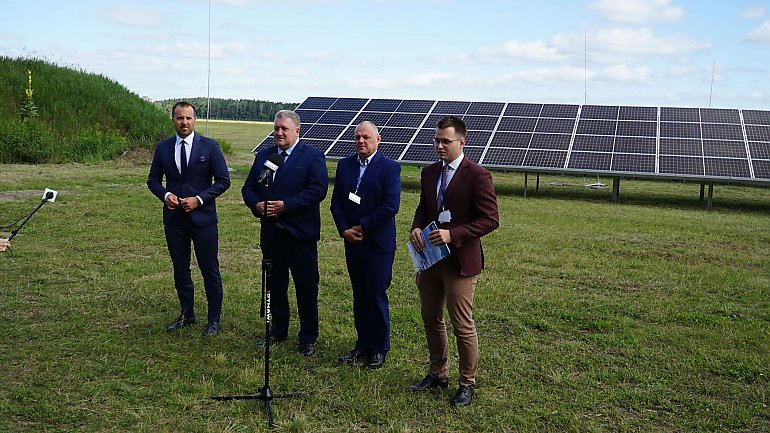 Port Lotniczy Bydgoszcz chce niezależności energetycznej. Buduje jedną z największych farm fotowoltaicznych w kraju