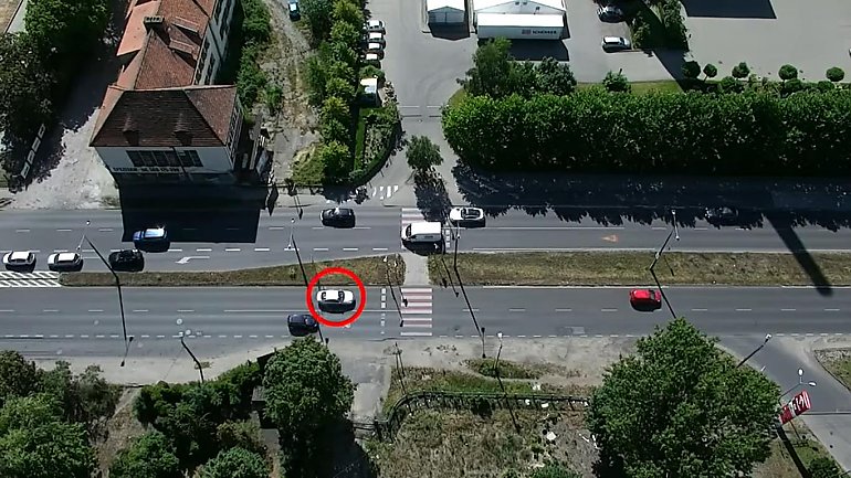 Policyjny dron śledził zachowania kierowców na ul. Fordońskiej [VIDEO]