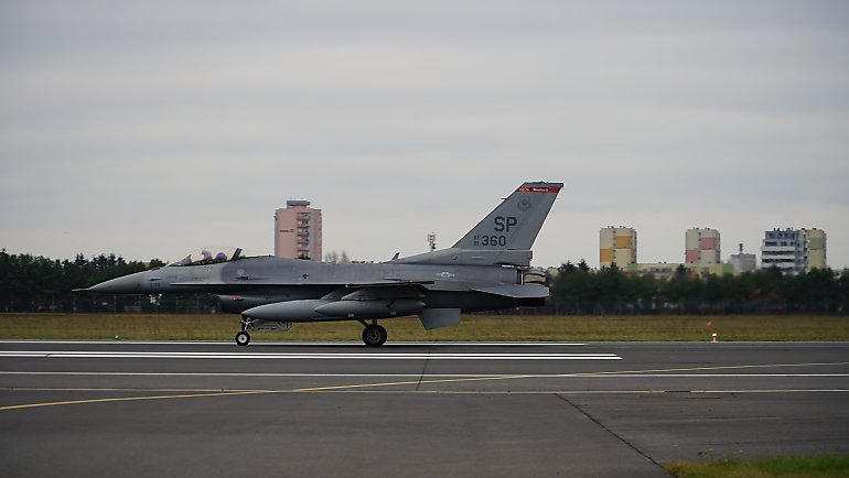 Amerykański F-16 wylądował w Porcie Lotniczym Bydgoszcz