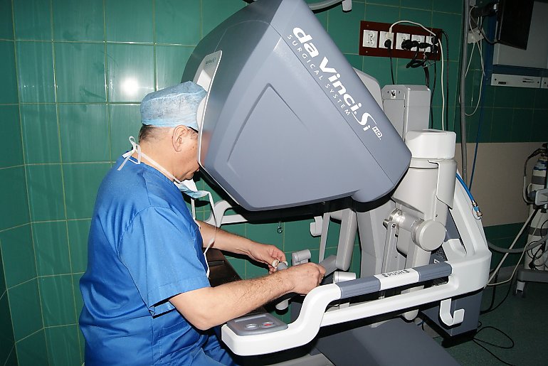 Robot da Vinci już operuje w szpitalu Biziela [ZDJĘCIA]