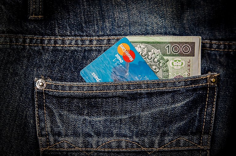 Kredyt gotówkowy dla obcokrajowca - jakie warunki musi spełnić? [REKLAMA]