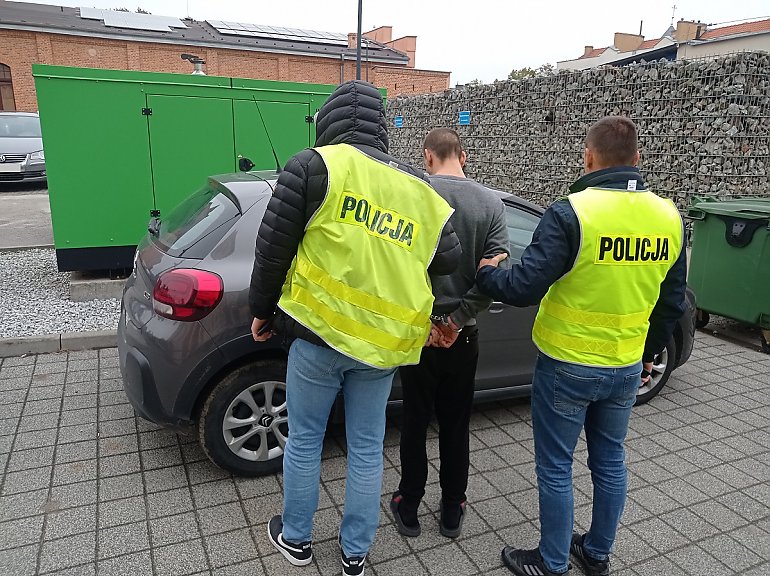 Podejrzany o podpalenia pojazdów w Chełmnie trafił do aresztu