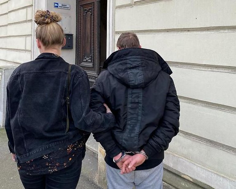 Sprawca rozboju w rękach policjantów z bydgoskiego Szwederowa