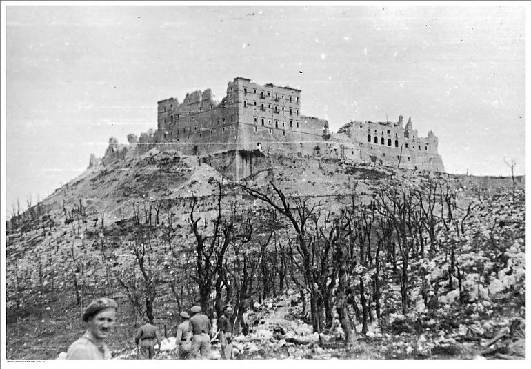 Hołd bohaterom Monte Cassino