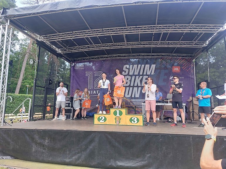 Raszlińska Mariola  z Bydgoszczy ze złotym medalem na JBL Triathlon Sieraków