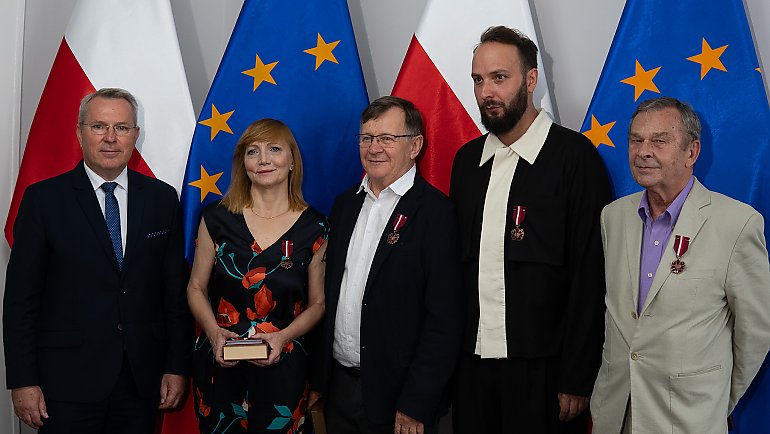 Artyści z Teatru Polskiego uhonorowani medalami Gloria Artis [ZDJĘCIA]