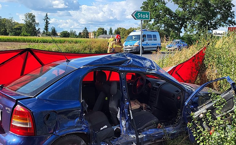 Dwie ofiary śmiertelne w zderzeniu auta osobowego z ciężarówką