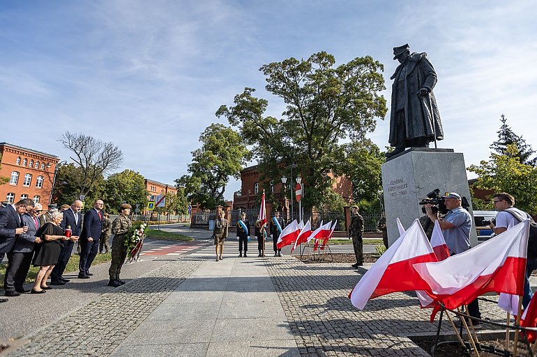 Święto Wojska Polskiego w rocznicę „Cudu nad Wisłą” obchodzone z wielką pompą [ZDJĘCIA]