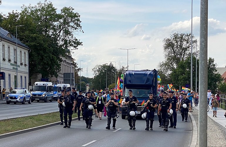 Marsz równości pod specjalnym nadzorem [ZDJĘCIA]