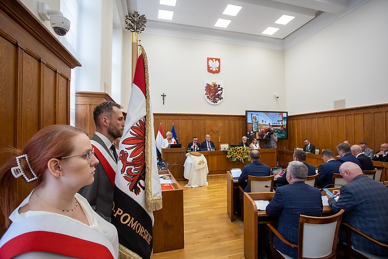 Bydgoszcz z Toruniem zepchnięte do najniższej ligi. Radni województwa apelują do rządu