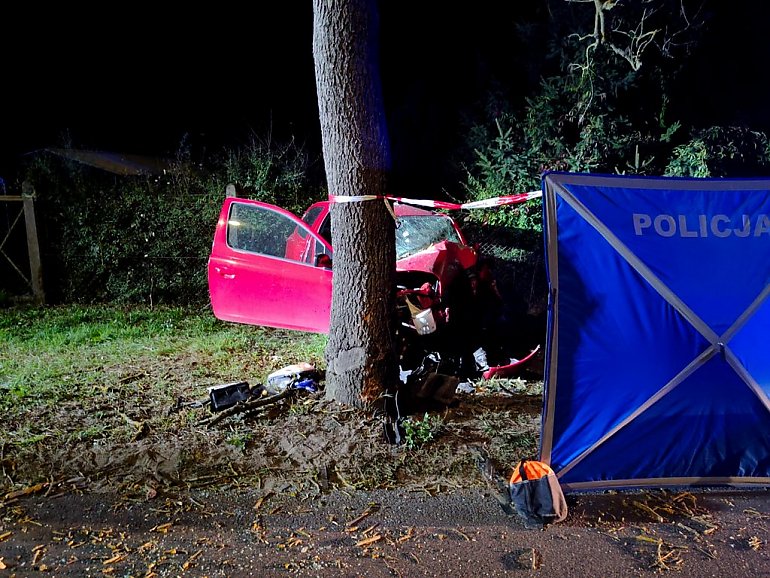 Policja wyjaśniaja okoliczności wypadku na ulicy Łochowskiej, w którym zginął 26-latek